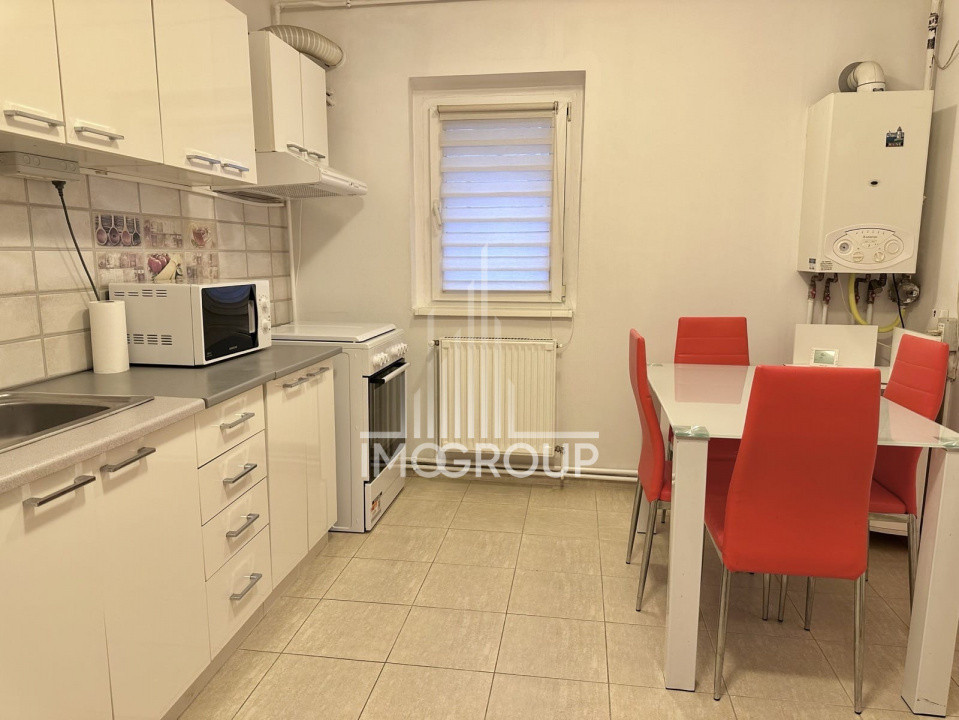 Apartament cu 3 camere, zona Iulius Mall