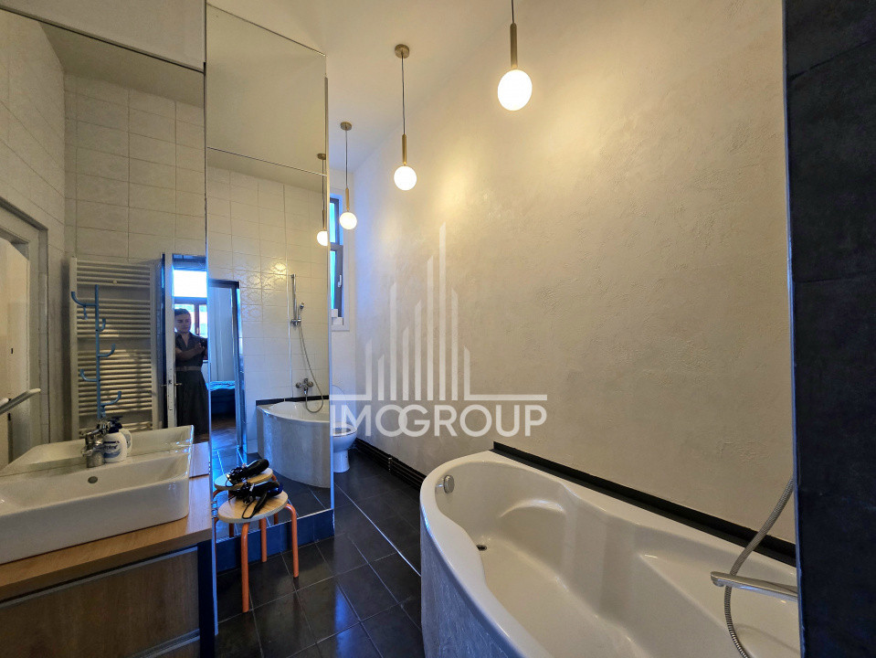 Apartament 3 camere de inchiriat, ultracentral, parcare