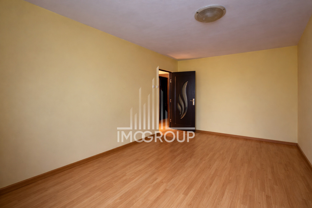 Apartament 3 camere, 2 bai, boxa si loc de parcare, Intre Lacuri, str. Siretului
