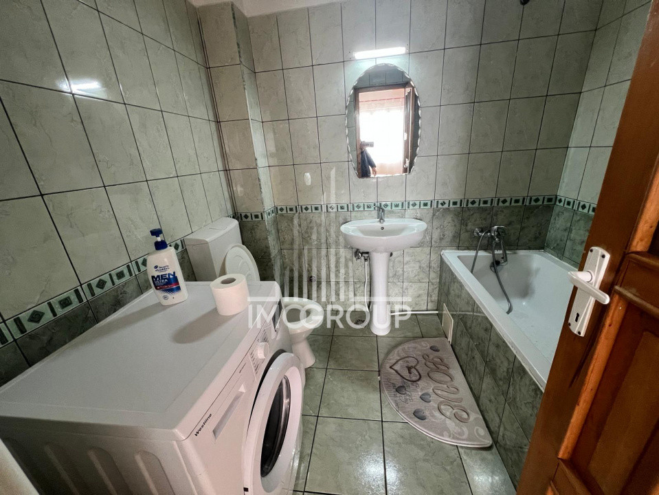 De inchiriat apartament 3 camere Dambu rotund