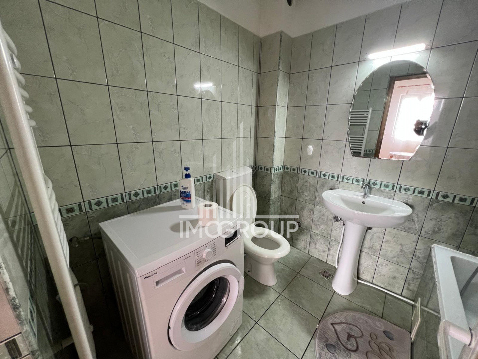 De inchiriat apartament 3 camere Dambu rotund
