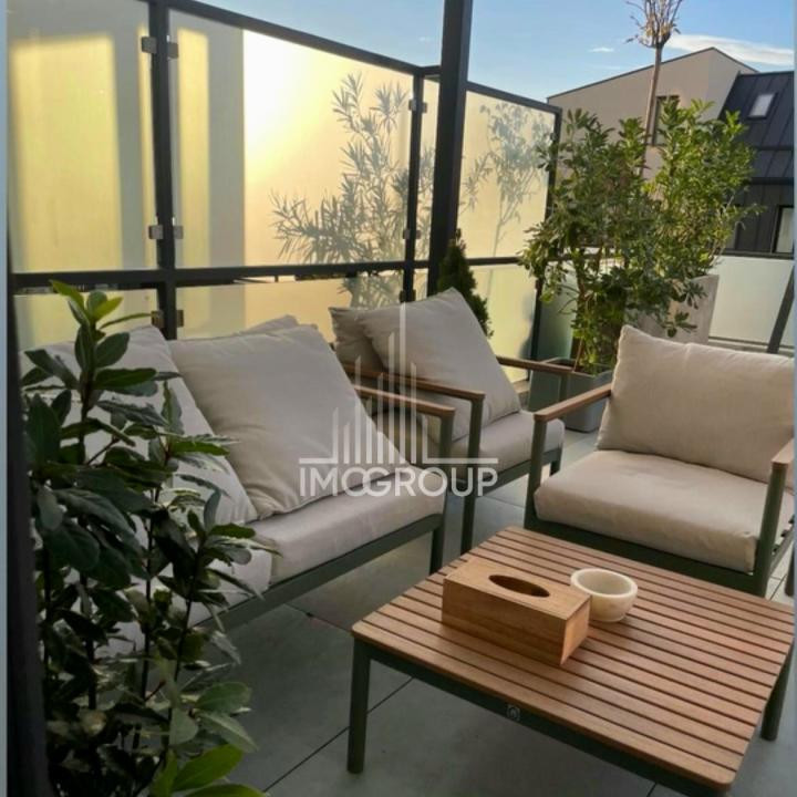 Apartament de vanzare 3 camere & Terasă de 50 mp 