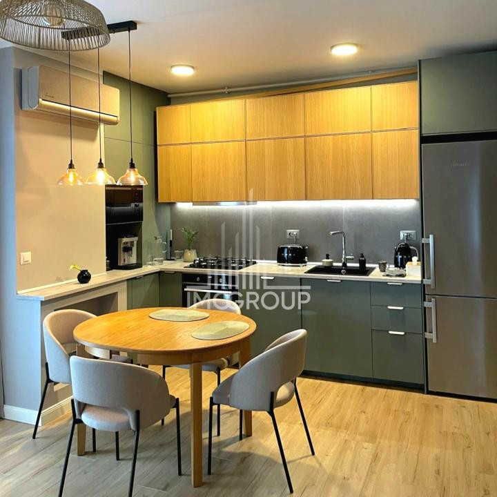 Apartament de vanzare 3 camere & Terasă de 50 mp 