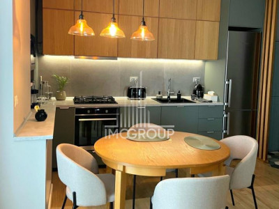 Apartament de vanzare 3 camere & Terasă de 50 mp 