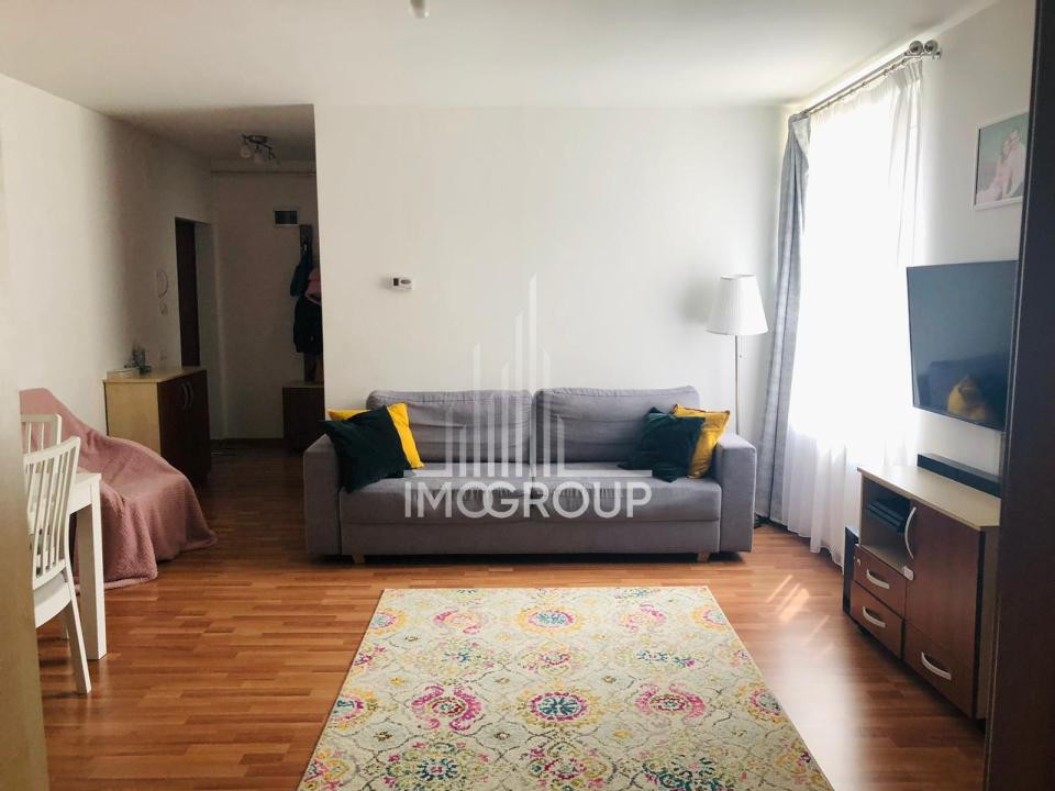 3 camere, balcon, etaj 2/3 – str. Tineretului, Florești
