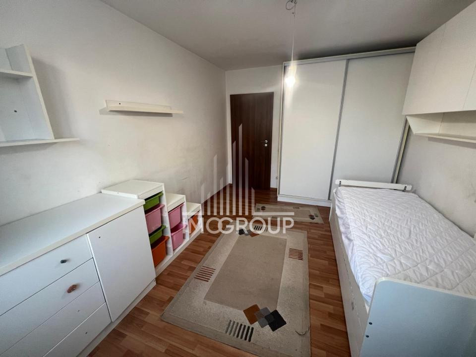 3 camere, balcon, etaj 2/3 – str. Tineretului, Florești