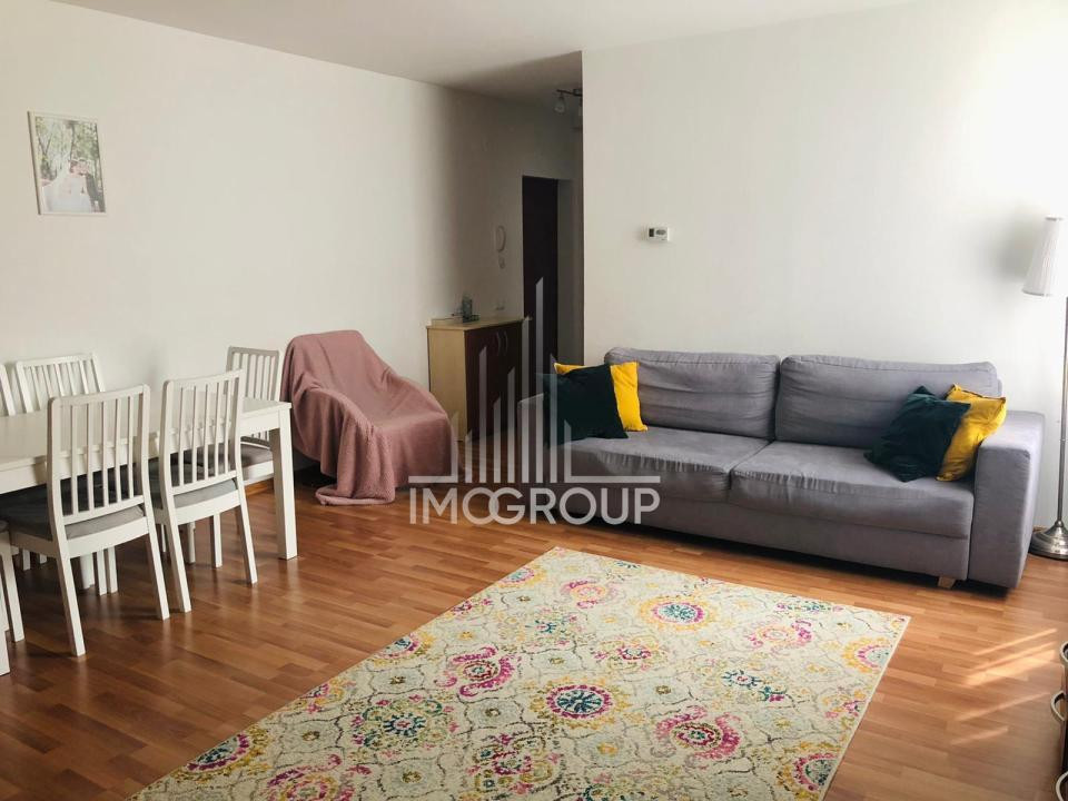 3 camere, balcon, etaj 2/3 – str. Tineretului, Florești
