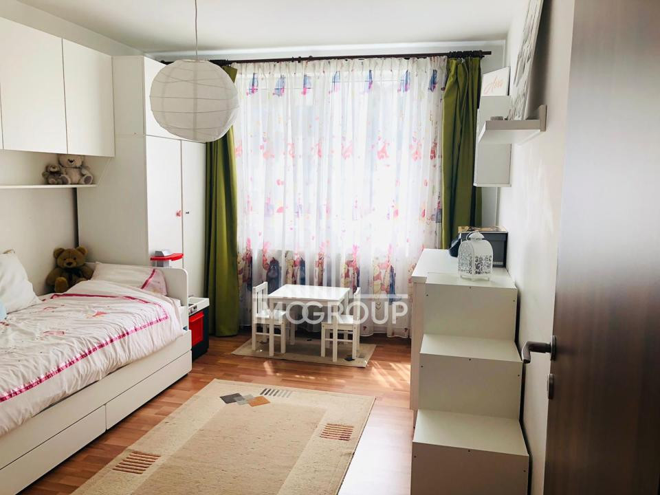 3 camere, balcon, etaj 2/3 – str. Tineretului, Florești