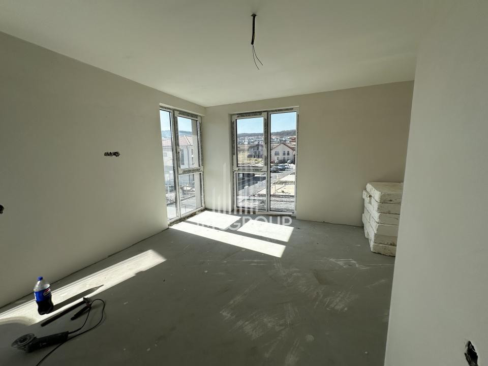 Duplex de vanzare 5 camere | 3 bai | 350mp teren plan | Chinteni | zona Profi