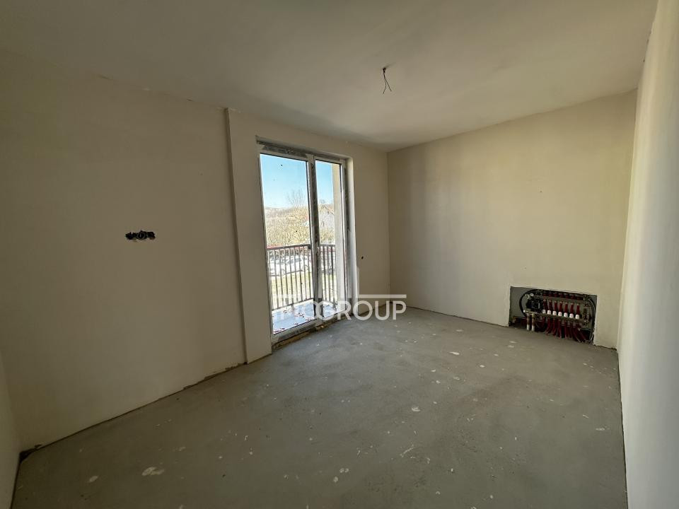 Duplex de vanzare 5 camere | 3 bai | 350mp teren plan | Chinteni | zona Profi