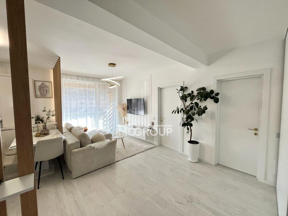 Apartament la cheie| 2 camere| balcon| etaj intermediar| Floresti | Sesul de SuS