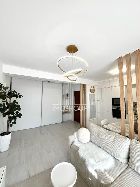 Apartament la cheie| 2 camere| balcon| etaj intermediar| Floresti | Sesul de SuS