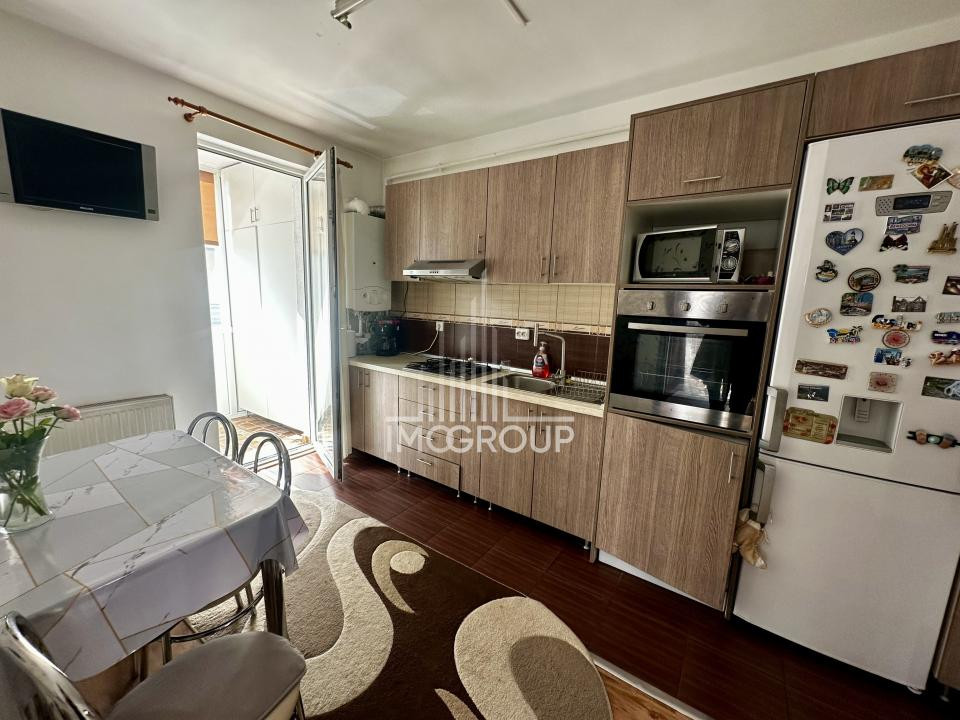 Apartament 2 camere, decomandat, 3 balcoane si parcare, Floresti, zona Eroilor