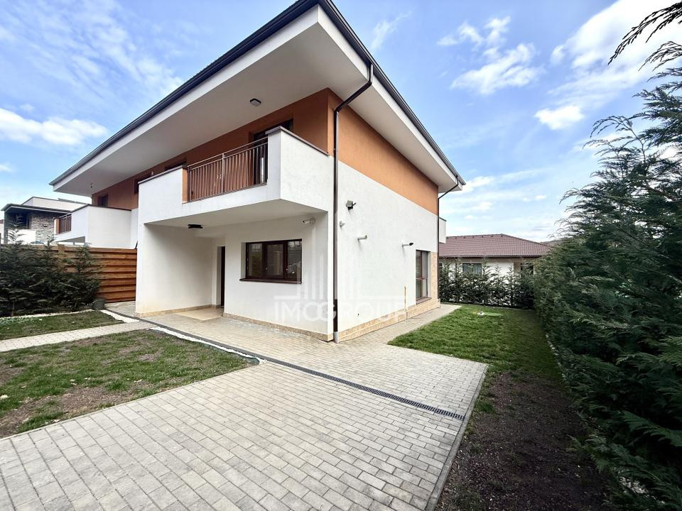 Casă superbă de vânzare | Priveliște deosebită spre pădure | Finisaje premium 