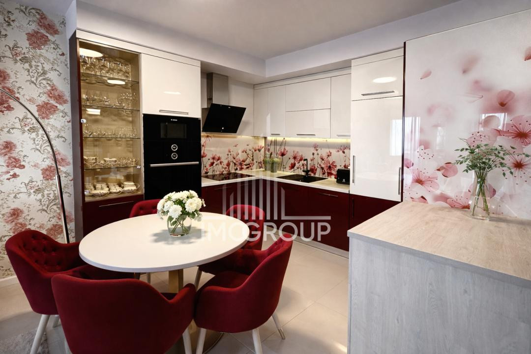 Apartament 2 camere ultrafinisat cu parcare si priveliste langa Iulius Mall