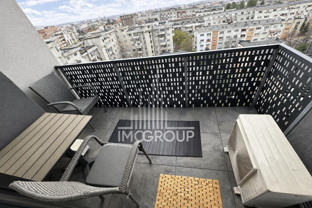 Apartament 2 camere, confort sporit,  decomdat cu parcare si priveliste superba