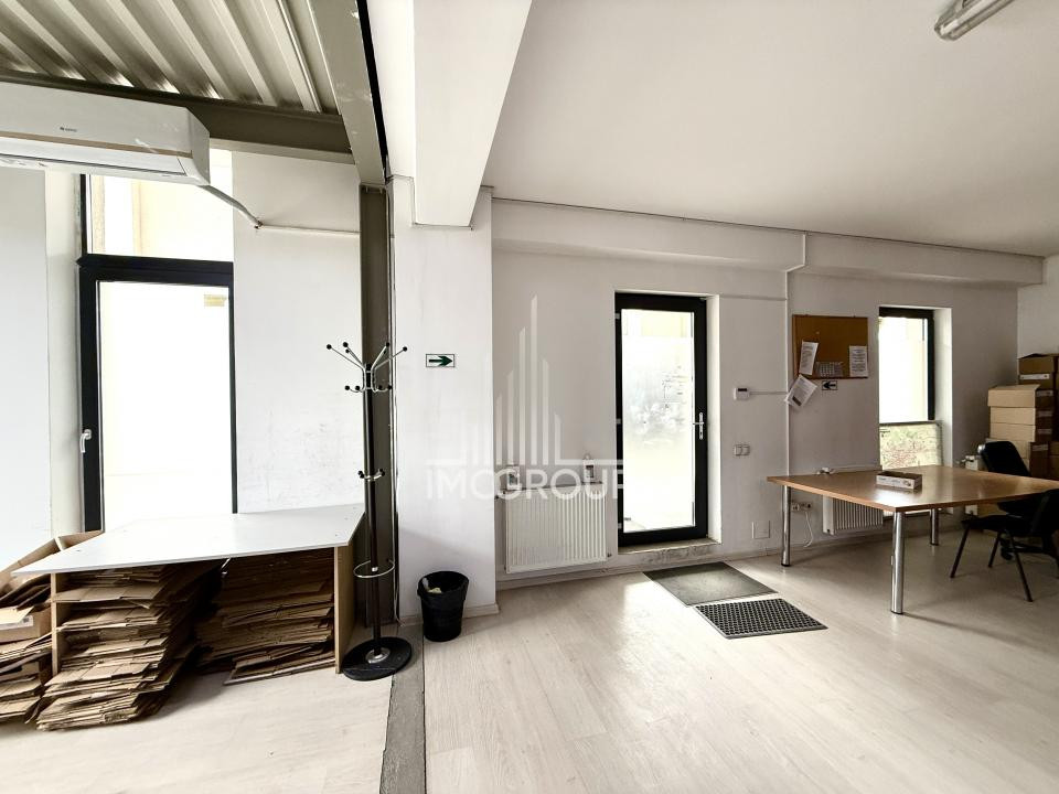 Spatiu comercial |  Str. Decebal | Parcare| Vitrină la strada | Imediat ocupabil