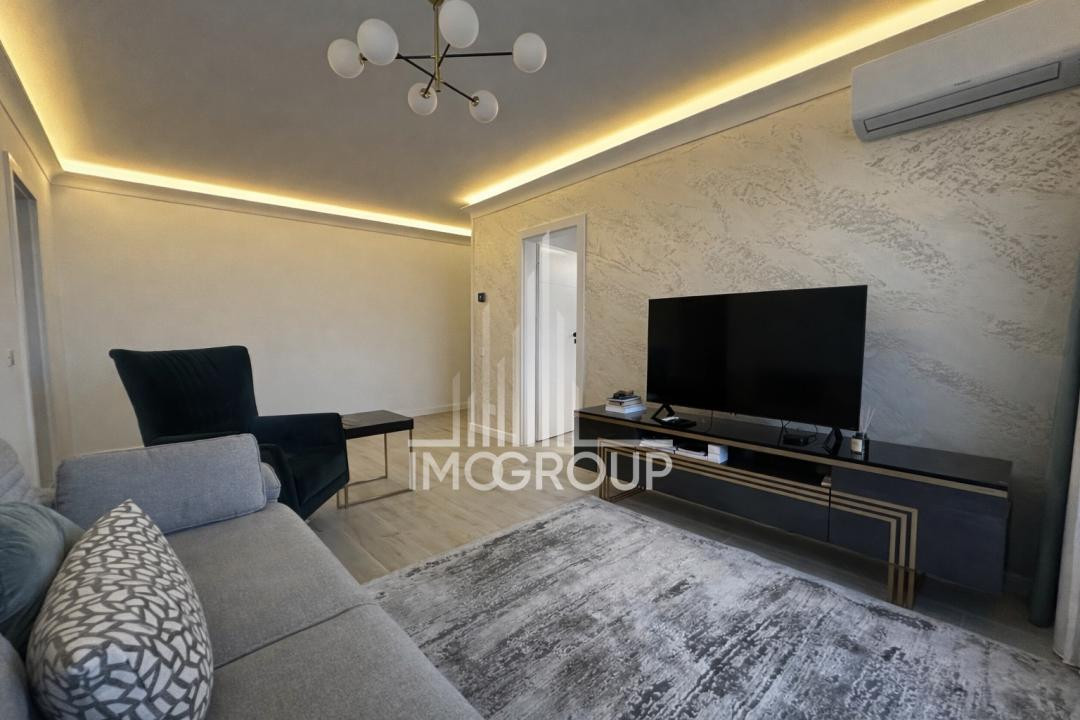 Apartament ultrafinisat cu parcare si priveliste superba, in complexul Zenia