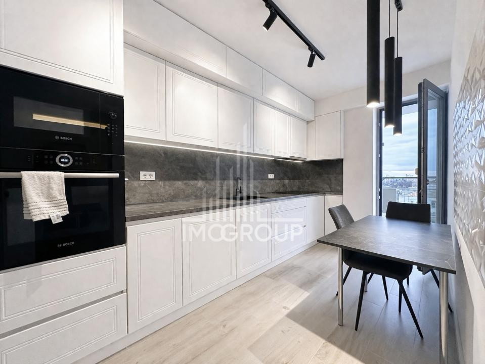 Apartament ultrafinisat cu parcare si priveliste superba, in complexul Zenia