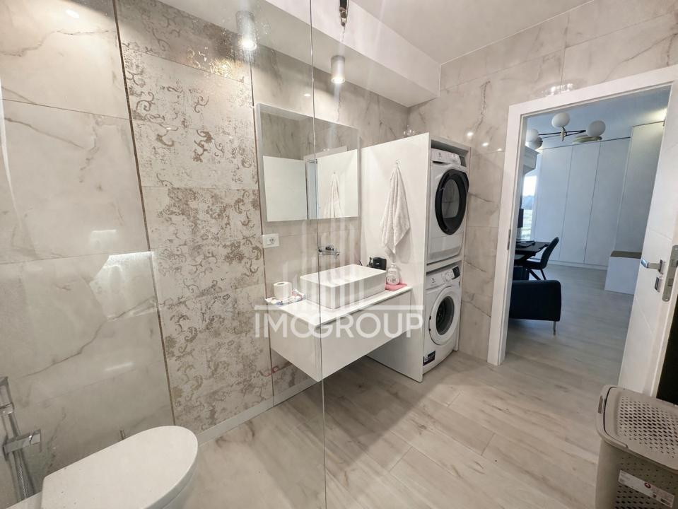 Apartament ultrafinisat cu parcare si priveliste superba, in complexul Zenia