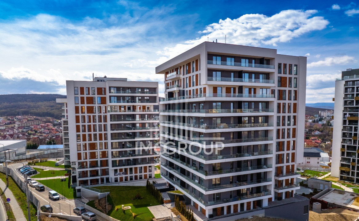 Apartament cu 3 camere | Complex Azoria | Parcare | Terasă 30 
