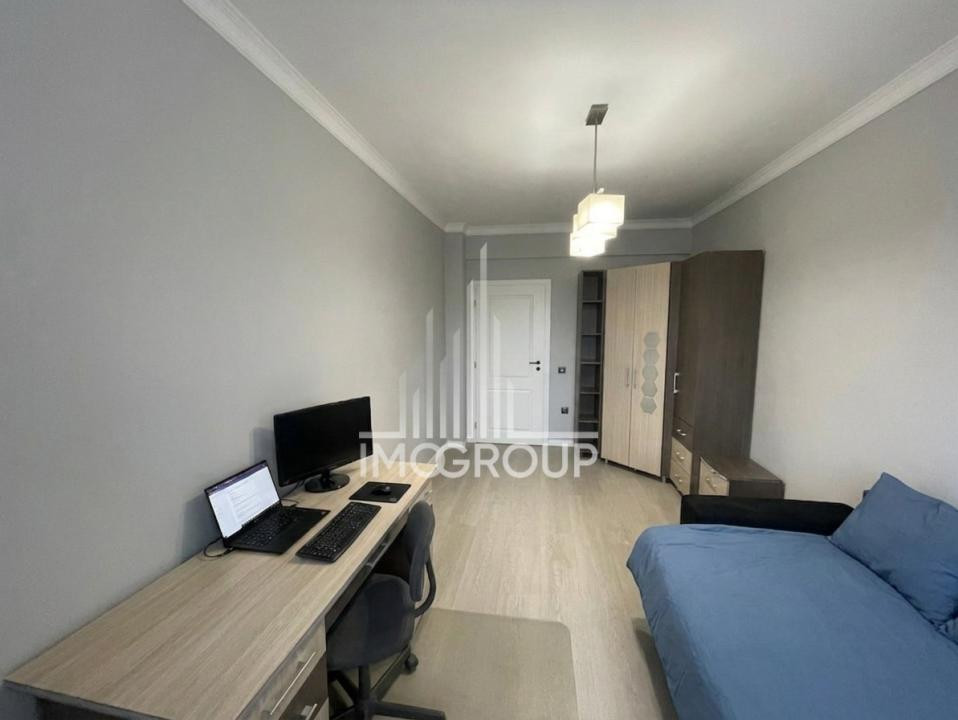 Apartament 2 camere spațios, balcon mare, lângă parc, bloc 2015