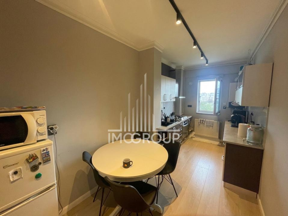 Apartament 2 camere spațios, balcon mare, lângă parc, bloc 2015