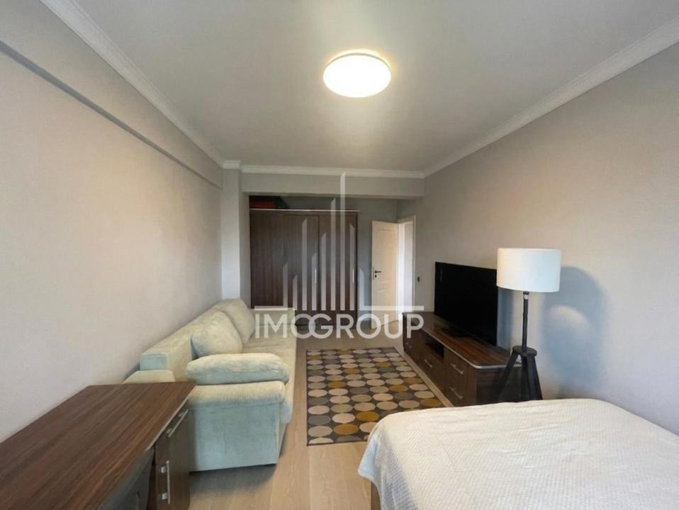 Apartament 2 camere spațios, balcon mare, lângă parc, bloc 2015