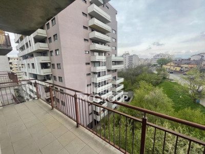 Apartament 2 camere spațios, balcon mare, lângă parc, bloc 2008