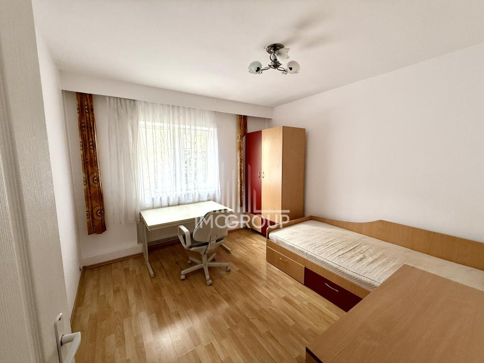 Apartament cu 3 dormitoare | Zona Piata Zorilor/ UMF | Etaj 1 | Balcon