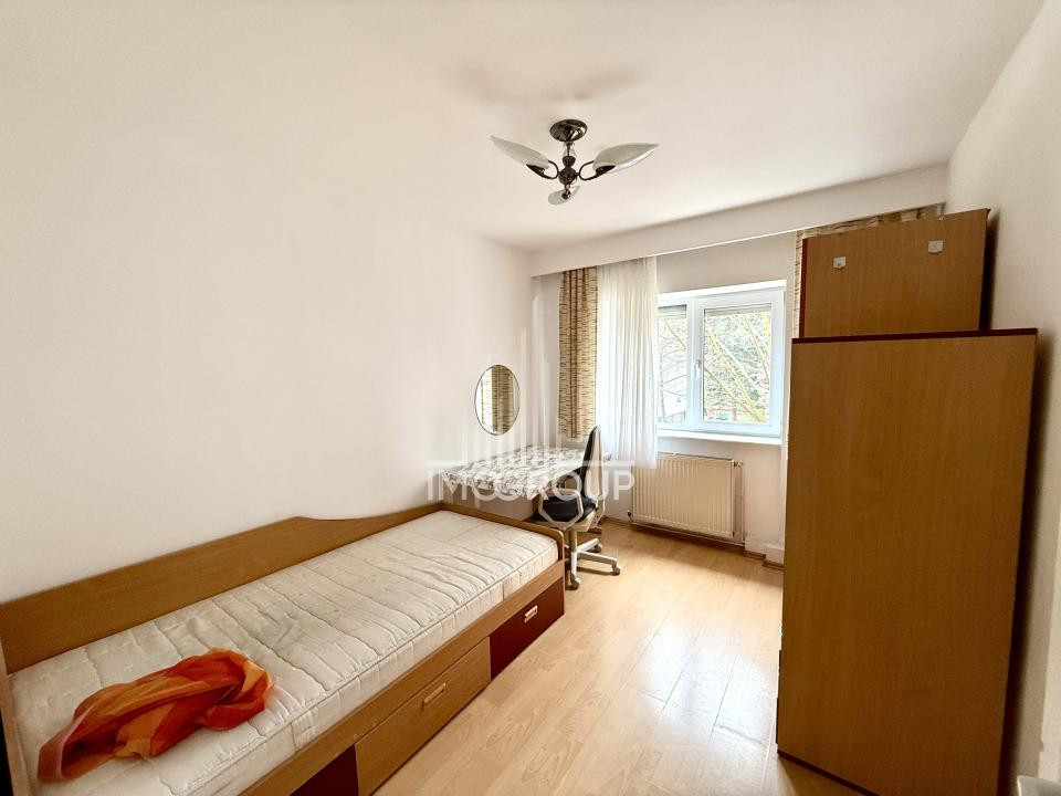 Apartament cu 3 dormitoare | Zona Piata Zorilor/ UMF | Etaj 1 | Balcon