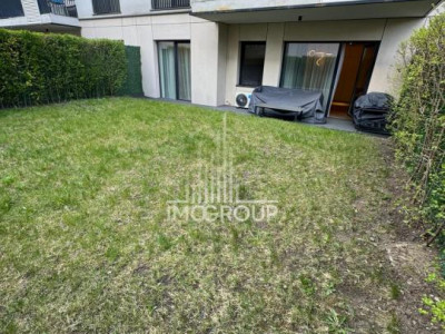 Apartament premium cu grădină privată – de închiriat |  zonă semicentrala