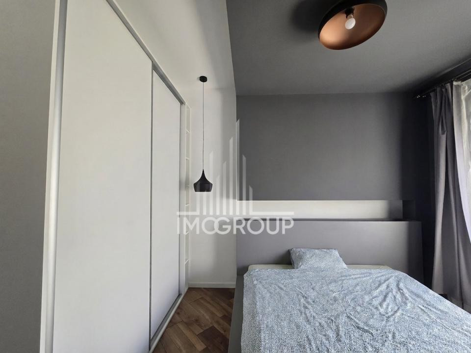Inchiriez apartament cu 2 camere si parcare