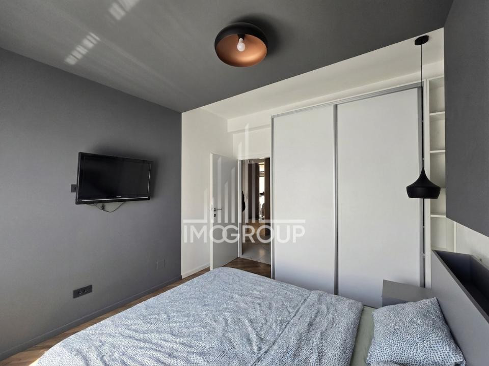 Inchiriez apartament cu 2 camere si parcare
