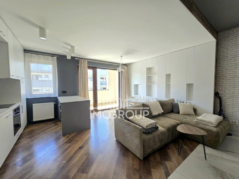 Inchiriez apartament cu 2 camere si parcare