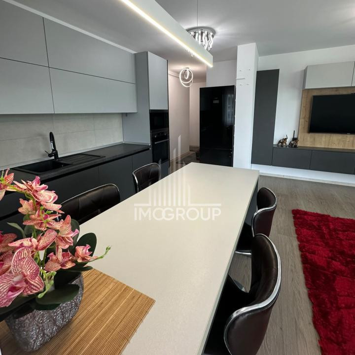 Inchiriere apartament elegant 3 camere , 2 bai & terasă , view 