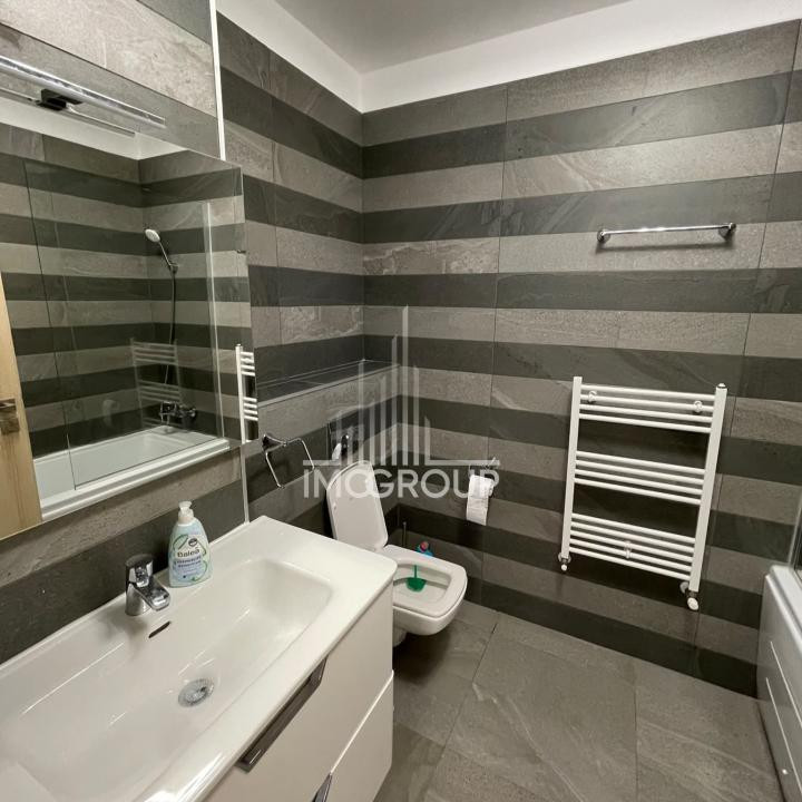 Inchiriere apartament elegant 3 camere , 2 bai & terasă , view 