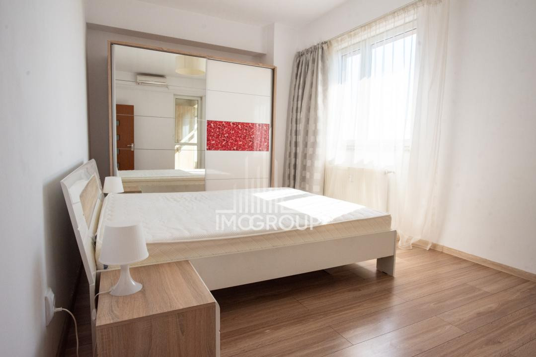 Vanzare apartament decomandat 2 camere -str Dorobantilor 
