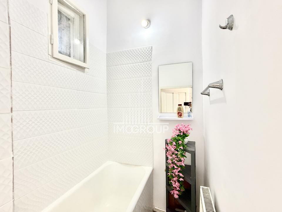 Apartament cu 2 camere | Zona Ultracentrală | Parcare | Etaj 1 | Pod | Pivniță |