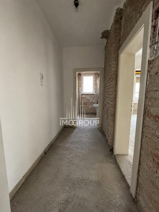Apartament tip duplex, 450 mp teren cu acces auto  in zona Centrala