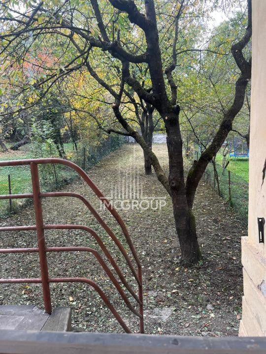 Apartament tip duplex, 450 mp teren cu acces auto  in zona Centrala
