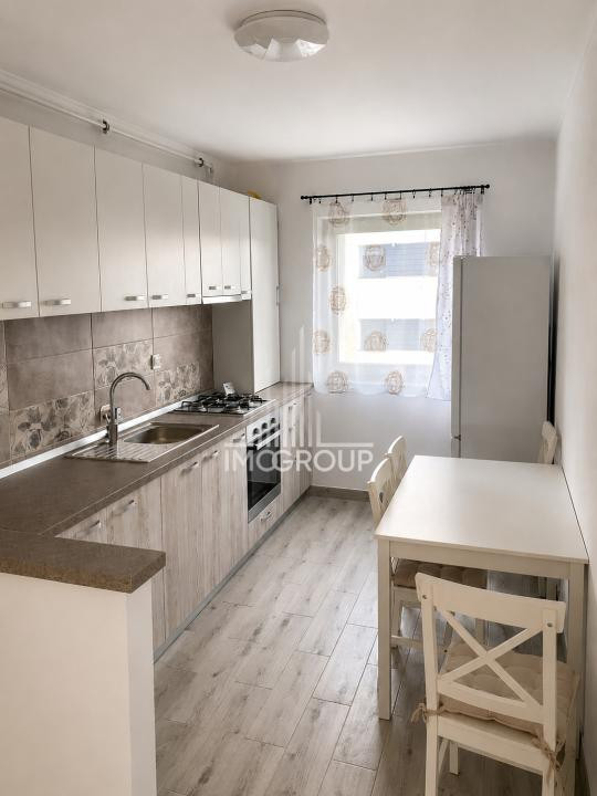 Apartament cu 2 camere de inchiriat si paracre