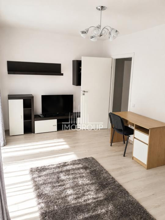 Apartament cu 2 camere de inchiriat si paracre