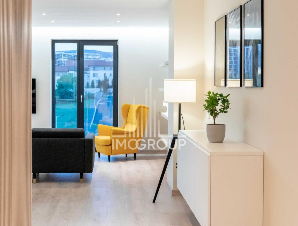 Apartament cu 3 camere si 2 bai, la etaj intermediar, in Andrei Muresanu