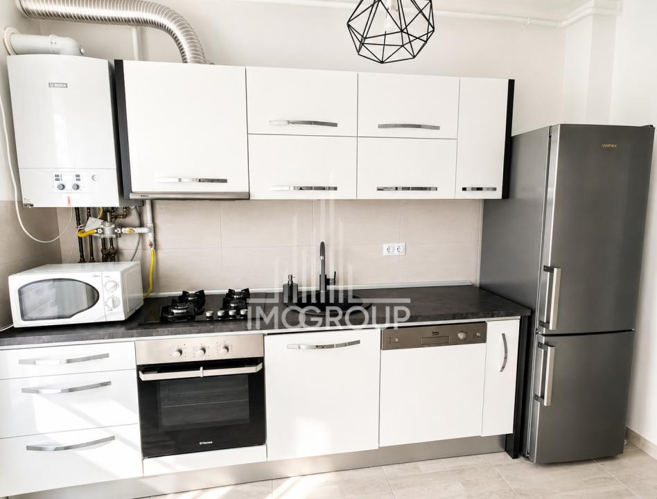 Apartament cu 2 camere decomandate de închiriat 
