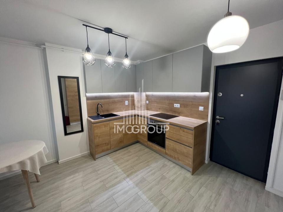 Apartament modern cu 3 camere de închiriat – Zonă centrala