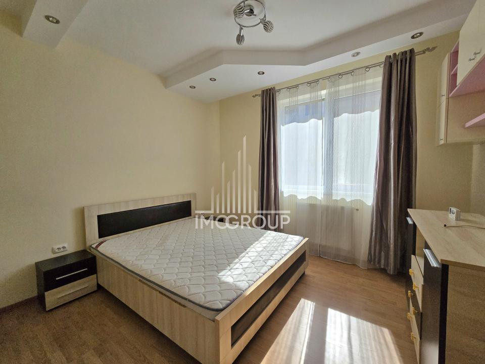 Inchiriez apartament cu 2 camere, parcare, str Urusagului, Terra