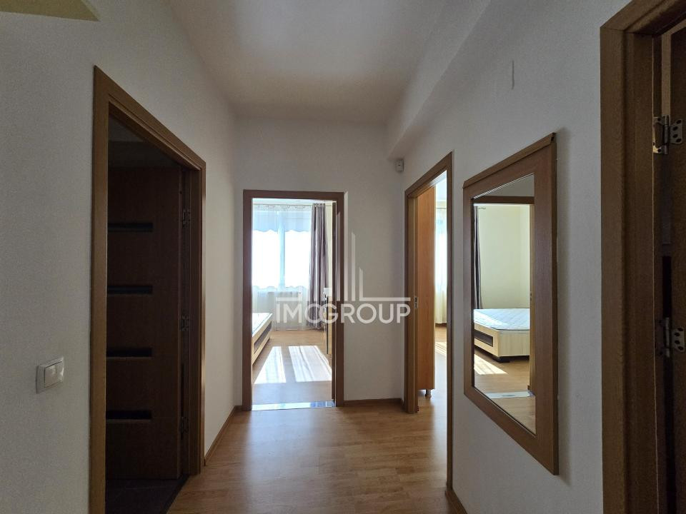 Inchiriez apartament cu 2 camere, parcare, str Urusagului, Terra