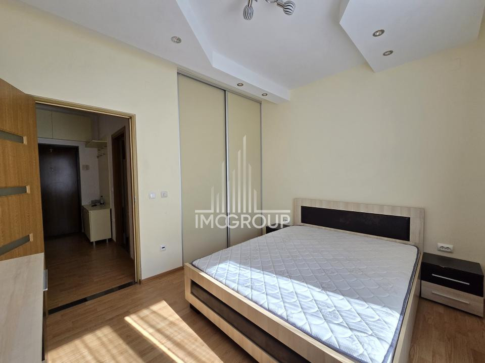 Inchiriez apartament cu 2 camere, parcare, str Urusagului, Terra