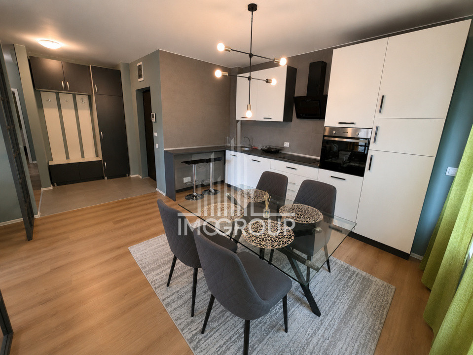 Apartament 3 camere,80 mp, 2 bai, balcon, parcare RIviera, langa  Iulius Mall.